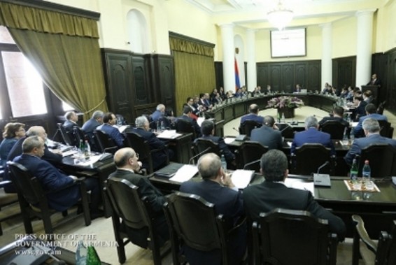 «Առավոտ». Ի՞նչը պիտի ստիպի հաջողակ մարդուն պաշտոնյա դառնալ, եթե չի պատրաստվում գողանալ ու «փայ մտնել»