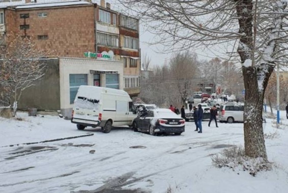 Շղթայական վթարների պատճառով Նոր Նորքի 4-րդ զանգվածի Ա. Հովհաննիսյան փողոցը դարձել է ոչ երթևեկելի