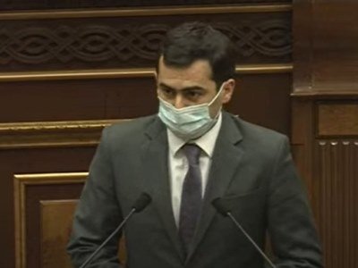 Неоспоримая логика министра: В павильоне Армении на выставке IDEX 2021 экспонатов нет, но он не пустой