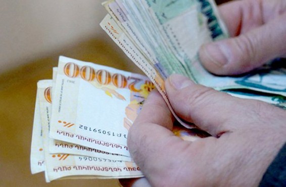 Ո՞ւմ էր ձեռնտու դրամի արժեզրկումը