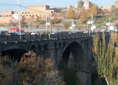 Քաղաքացու ինքնասպանության փորձը կանխվել է. նո փորձել է ցած նետվել Հաղթանակի կամրջից