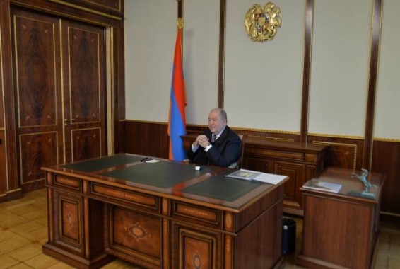 Президент Армении принял министра образования, науки, культуры и спорта