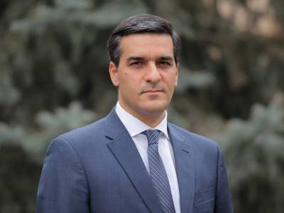 Մենք չպետք է թույլ տանք կեղծ խաղաղասիրական ծրագրերով մեզ թմրեցնել. Դա հենց Ադրբեջանի ուզածն է. Արման Թաթոյան