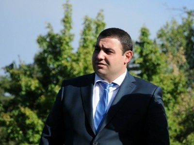 Փաշինյանը ցանկացավ գերեզման գնալ, բայց զոհվածների հարազատները թույլ չեն տվել. Ագարակի վարչական ղեկավար