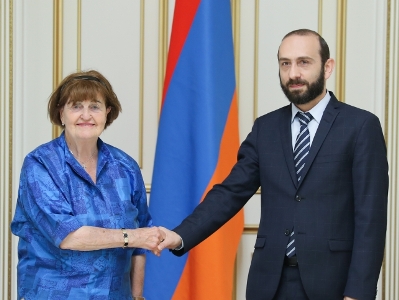Արարատ Միրզոյանը և Քերոլայն Քոքսը քննարկել են ցեղասպանության ճանաչման, գերիների վերադարձի հարցերը