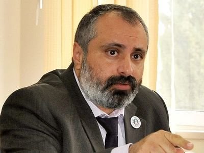 Степанакерт: Пусть Баку ответит – почему уничтожены памятники маршалам Баграмяну и Бабаджаняну?