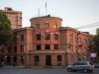 Устроившие драку замглавы административного района Кентрон и начальник отдела задержаны