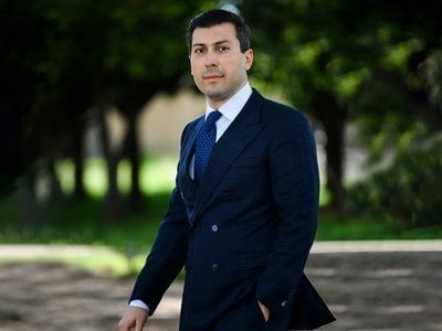Микаэл Минасян опубликовал фото документа о демаркации границ Армении и Азербайджана