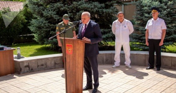 Братья по оружию: в Ереване открыли памятник российско-армянской дружбе