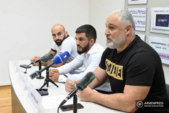 Варшам Геворгян во время боя с азербайджанским спортсменом ожидает поддержки армянских болельщиков