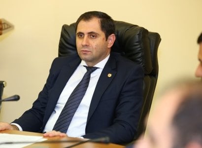 Автомобиль министра территориального управления Армении протаранил встречную машину: Пострадал ребенок
