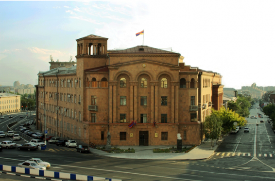 Ընտրությունների աշխատանքները պատշաճ կազմակերպելու նպատակով Ոստիկանության անձնագրային և վիզաների վարչության տարածքային անձնագրային ծառայություններում հունիսի 19-20-ը սահմանվել է հերթապահություն