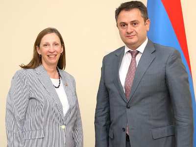 Հայկ Չոբանյանն ԱՄՆ դեսպան Լին Թրեյսիին ներկայացրել է Արդյունաբերական քաղաքի նախագիծը