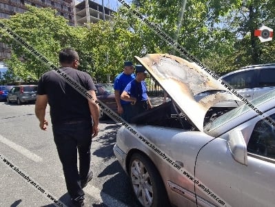 Արտակարգ դեպք Երևանում. Mercedes-ում հրդեհ է բռնկվել․ օպերատիվ են գործել հրշեջ-փրկարարները