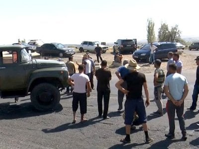 Էկոնոմիկայի նախարարությունը խաղողագործներից խնդրել է՝ չփակել ճանապարհը մինչև վաղը ժամը 10-ը