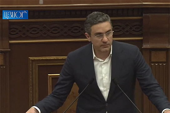 Մի հատ ինչ-որ շշի պատմություն թեմա եք սարքել. Քոչարյանը պետք է առաջինը արձագանքեր շշով. Ղազինյան (Տեսանյութ)