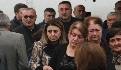 Արցախի ԱԺ նախագահն ու պատգամավորները հարգանքի տուրք է մատուցվել ԱԺ պատգամավոր Արեգ Ավագյանի որդու՝ հիշատակին