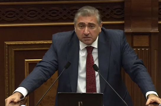 Եթե արդեն որոշել եք, որ Հայաստանն ունի «ադրբեջանական տարածքներ», էլ ինչի՞ շուրջ եք բանակցելու․ Արթուր Խաչատրյանն՝ իշխանություններին