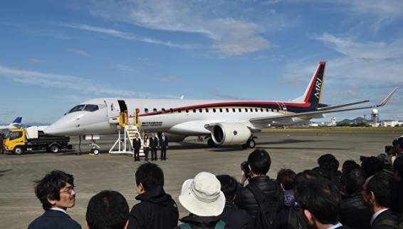 Японский самолет MRJ завершил свой первый тестовый полет в США