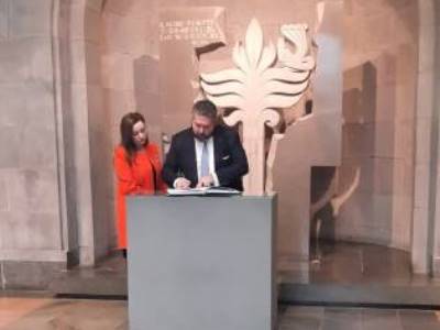 Потомок династии Романовых посетил Музей-институт Геноцида армян