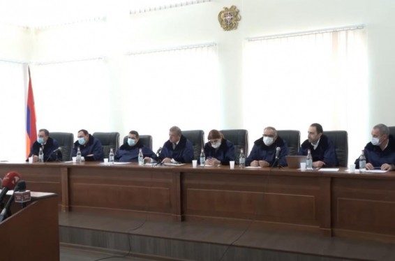 Դատավոր Զ. Նախշքարյանի գործով նիստը հետաձգվեց. ԱՆ ներկայացուցիչը ինքնաբացարկ հայտնեց ԲԴԽ մեկ անդամի, Նախշքարյանի ներկայացուցիչը ժամանակ խնդրեց՝ պարզելու մյուս անդամներին ինքնաբացարկ հայտնելու հիմքերը