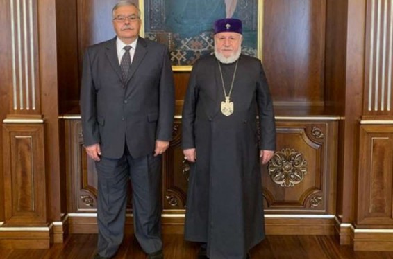 Հայրենիքի սահմաններին և սահմանամերձ բնակավայրերում առաջացած անվտանգային խնդիրներին են անդրադարձել Ամենայն հայոց կաթողիկոսն ու ՀՅԴ Բյուրոյի ներկայացուցիչը