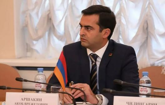 Вице-спикер парламента Армении раскритиковал оппозицию за отказ от встречи с Пашиняном