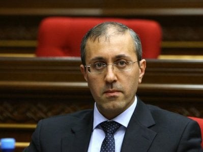 Սա ի՞նչ աբսուրդ որոշում է. Յանի հիմա ՊՇՌ թեստը աշխատողը իրականացնելու է ուրիշի հաշվի՞ն.Սահմանադրագետը՝ ՍԴ որոշման մասին