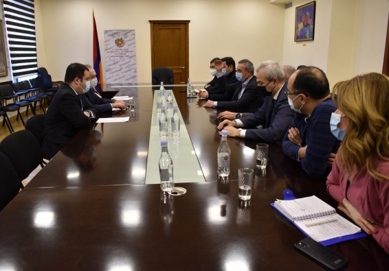 ԿԳՄՍ նախարարն ու փոխնախարարները հանդիպել են Տեղեկատվական և հաղորդակցության տեխնոլոգիաների (ՏՀՏ) գործատուների հետ
