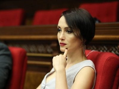 ՔՊ-ական պատգամավոր Լուսինե Բադալյանը ներողություն է խնդրել «Եռաբլուրում» ծիծաղելու համար