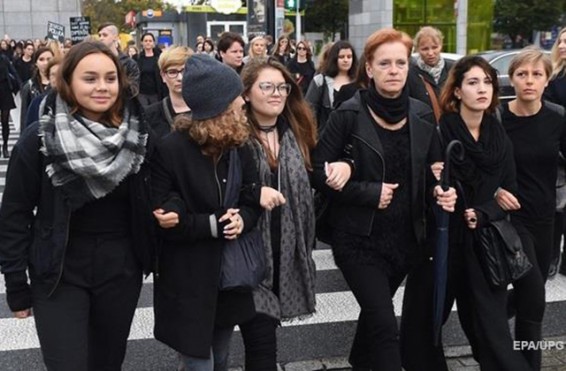 Լեհաստանում անցկացվում է զանգվածային ցույց ընդդեմ աբորտների արգելքի