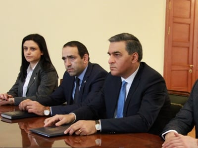 Արցախի խորհրդարանում հյուրընկալել են Արման Թաթոյանին