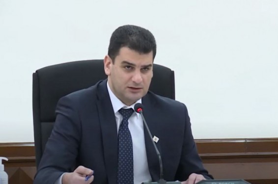 Իրենք պատկերացնո՞ւմ են, թե 1 մլրդ դրամը ինչքան է, ուղարկեք տուն այդ կադրերին, մեզ աշխատող մարդիկ են պետք․ քաղաքապետը՝ տեխբնութագիրը սխալ լրացրած աշխատակիցների մասին