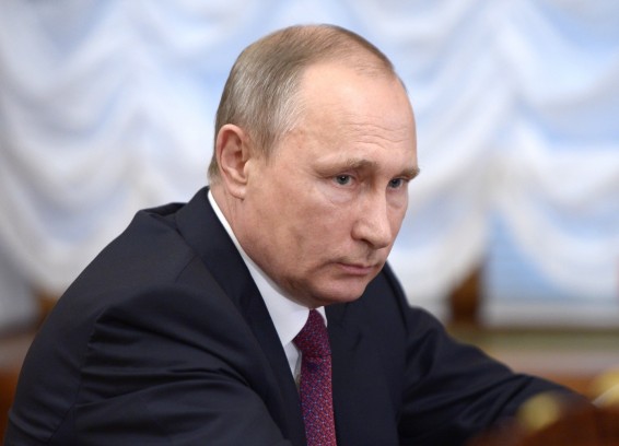 Путин поручил СВР особо следить за безопасностью граждан за рубежом