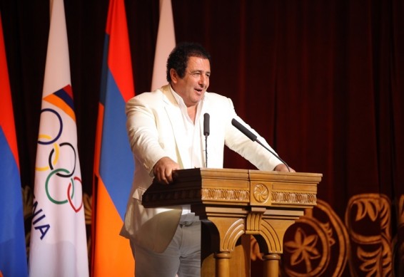 Սպորտի միջազգային օրվա կապակցությամբ շնորհավորում եմ  բոլոր օլիմպիականներին, մարզիկներին, մարզասերներին և առողջ ապրելակերպի կողմնակիցներին. Գագիկ Ծառուկյան