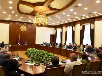 Նախագահ Հարությունյանն ընդունել է Շուշիի տեխնոլոգիական համալսարանի պրոֆեսորադասախոսական կազմին