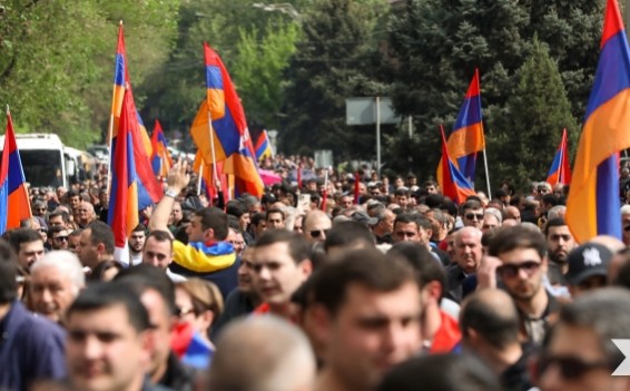 «Դիմադրության» շարժման անհնազանդության ակցիաները Երեւանում (ուղիղ)
