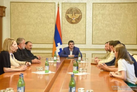 Արցախի նախագահն ընդունել է «SOS Արևելքի քրիստոնյաներ» կազմակերպության պատասխանատուներին