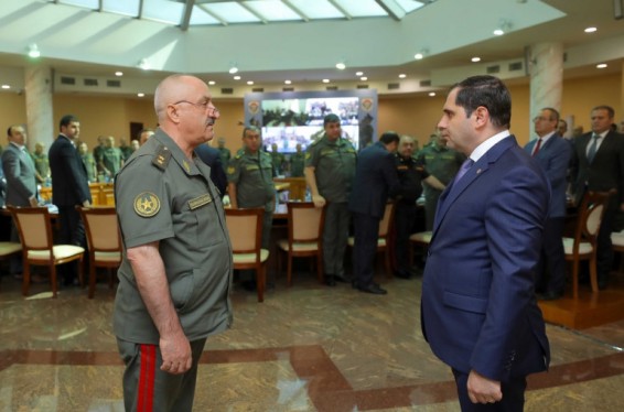 ՊՆ-ում Սուրեն Պապիկյանի գլխավորությամբ խորհրդակցություն է անցկացվել