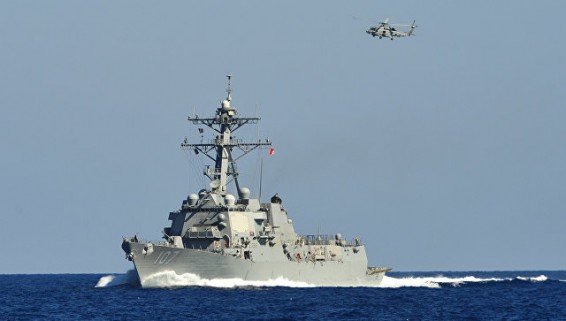 Эсминец ВМС США попал под ракетный обстрел у берегов Йемена