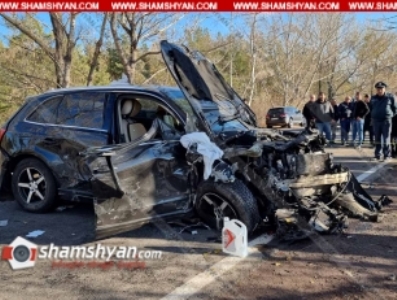 Գեղարքունիքի մարզում բախվել են Audi Q5-ն ու VAZ 21015-ը. վերջինս մեջտեղից կիսվել է․ կա 1 զոհ, 4 վիրավոր․ Shamshyan.com