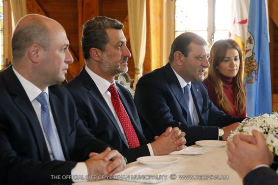 Տարոն Մարգարյանը հանդիպել է Ռիգայի քաղաքապետի հետ