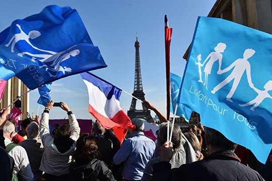 Փարիզում հազարավոր մարդիկ մասնակցել են միասեռ ամուսնությունների դեմ ակցիային