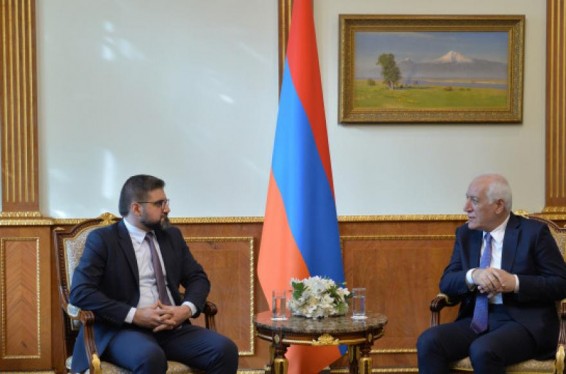 Հանդիպել են Վահագն Խաչատուրյանն ու Արման Բաբաջանյանը