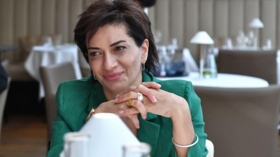 Փաշինյանի կնոջ՝ 4 մլն դրամի ոսկյա զարդեր գողացած անձին կալանավորել են