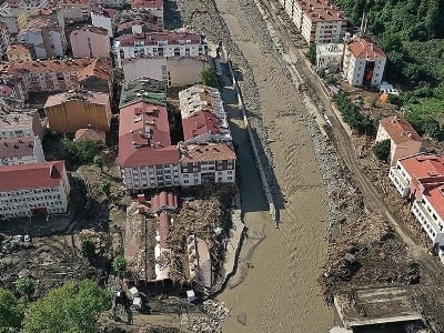 Пять человек погибли из-за наводнений в Турции, есть без вести пропавшие