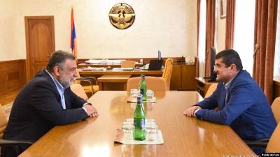 «Հրապարակ». Ի՞նչ են քննարկել Արայիկ Հարությունյանն ու Ռուբեն Վարդանյանը