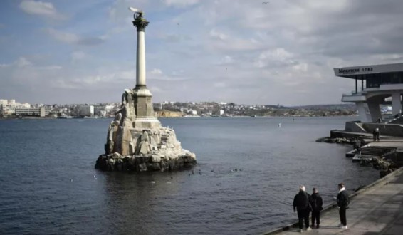 По штабу Черноморского флота в Севастополе нанесли ракетный удар