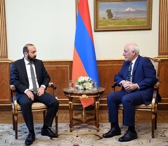 «Ժողովուրդ». Նախագահականն ու ԱԳՆ-ն օրակարգային հարցերում տարբե՞ր դիրքորքշումներ ունեն. անհավատալի է