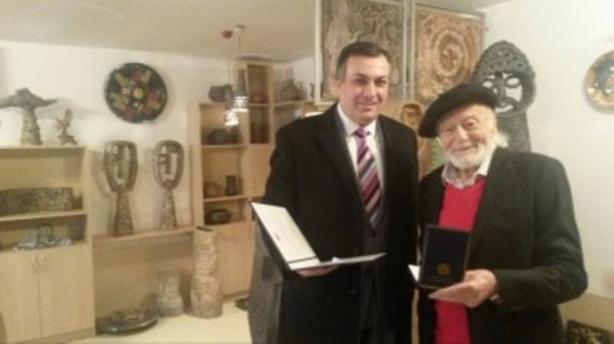 ՀՀ մշակույթի նախարար Ա. Ամիրյանը հյուրընկալվել է Հմայակ Բդեյանին և պարգև հանձնել